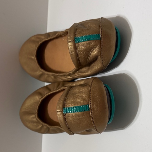 Tieks Women's Metallic Gold Flats Size 10 - Picture 4 of 7